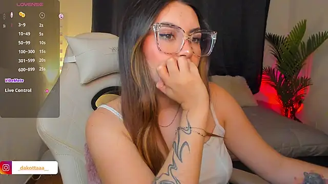 dakottaa  online show from 30, 3, 2026