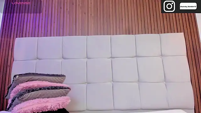 Saravy Blandon online show from 13, 11, 2025