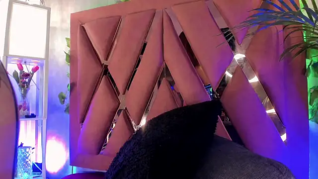 Megan inked online show from 28, 12, 2024