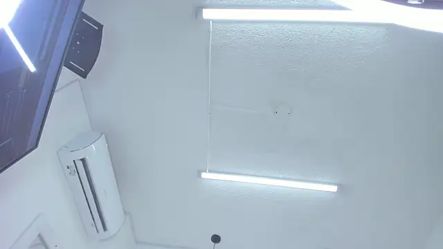 Belle Brunette online show from 6, 3, 2025