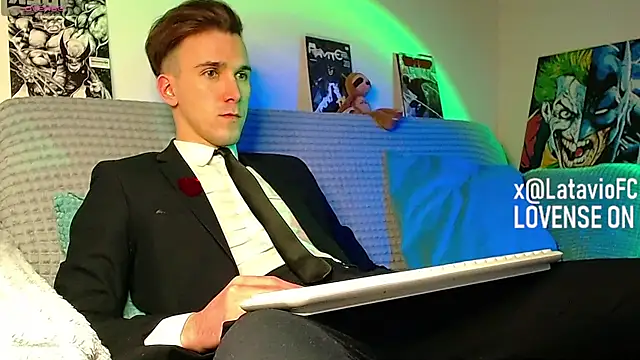 Midnighter  online show from 15, 4, 2026