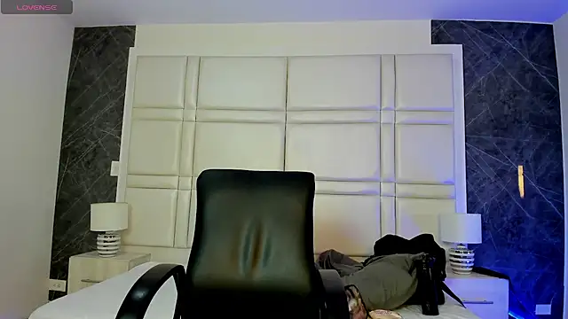 charlottewhitte online show from 28, 2, 2026