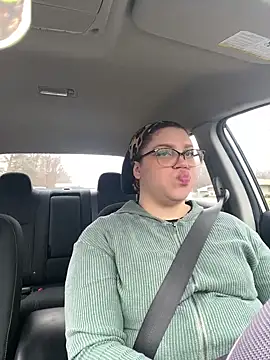 QueenNuttCollector online show from 16, 3, 2025