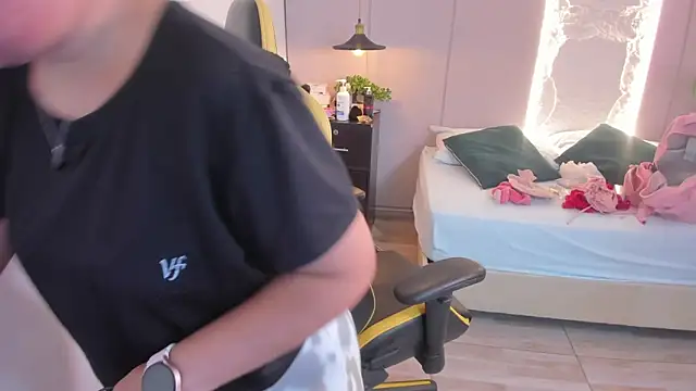 izaro22 online show from 21, 12, 2024