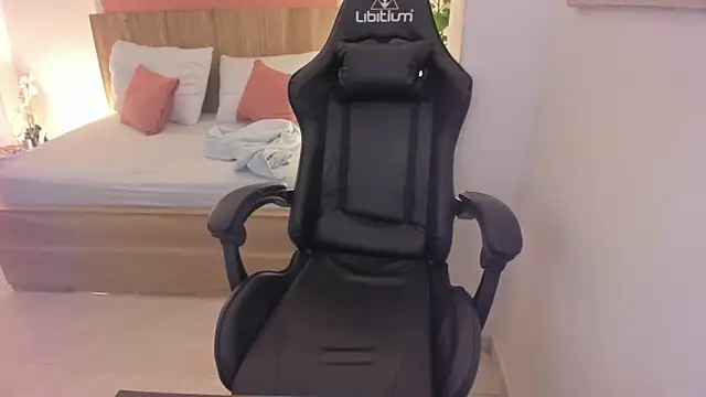 izaro22 online show from 21, 3, 2025