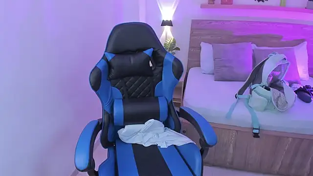 izaro22 online show from 15, 9, 2025