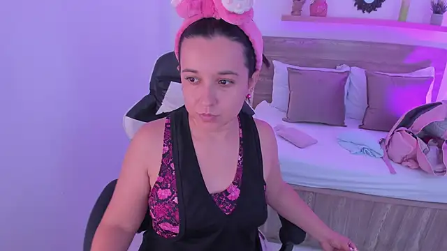 izaro22 online show from 16, 10, 2025