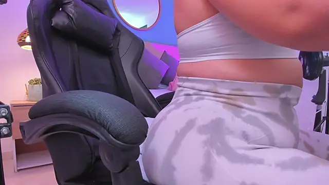 izaro22 online show from 11, 11, 2025