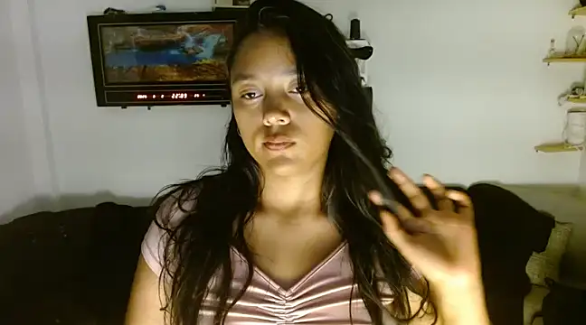 Chiara petterson online show from 3, 3, 2025