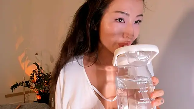 kawaii mia online show from 1, 10, 2025