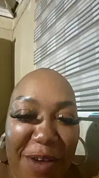 QUEENxJESSI online show from 1, 1, 2025