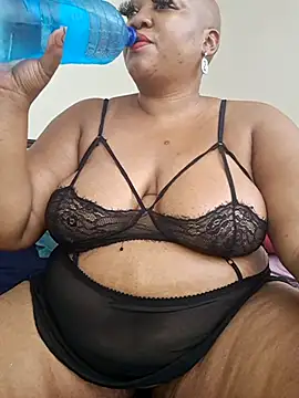 QUEENxJESSI online show from 3, 3, 2025