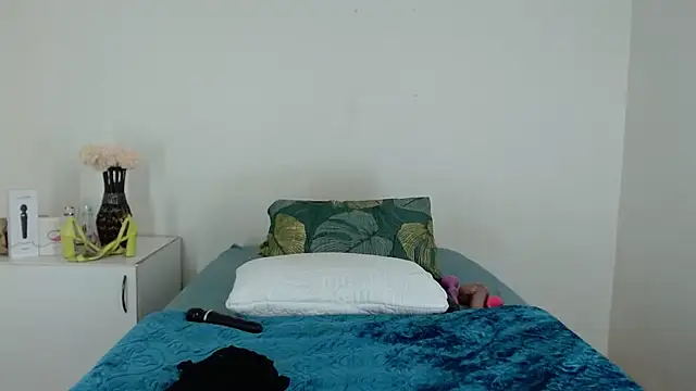QUEENxJESSI online show from 9, 9, 2025