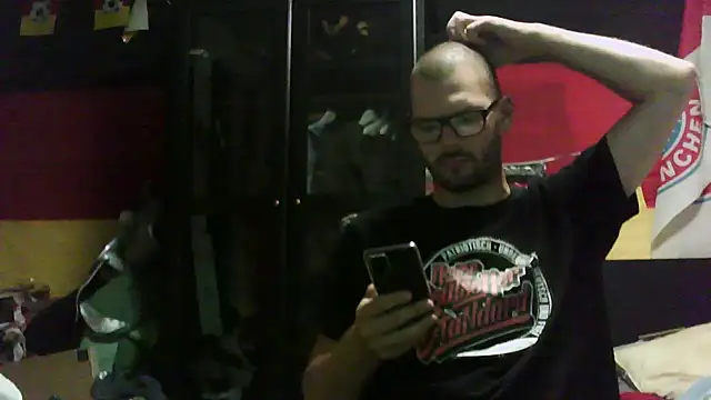 Snapshot of Die-geile-Sau chatting on 16, 9, 2025 Die-geile-Sau online show from 16, 9, 2025