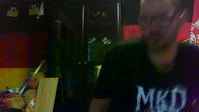 Snapshot of Die-geile-Sau chatting on 15, 10, 2025 Die-geile-Sau online show from 15, 10, 2025