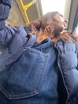 Snapshot of Vaiolet_a chatting on 17, 12, 2024 Vaiolet a online show from 17, 12, 2024