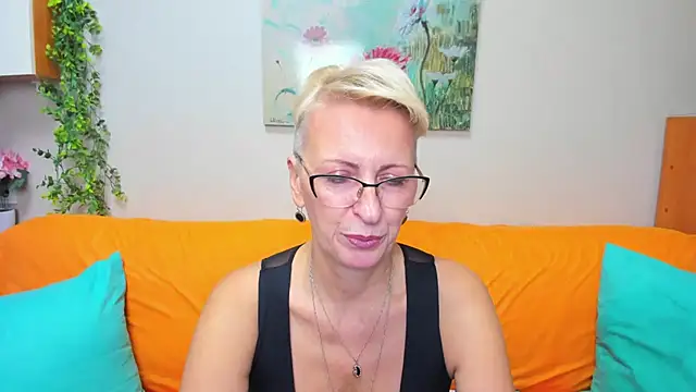 iamyourdream89 online show from 24, 11, 2025