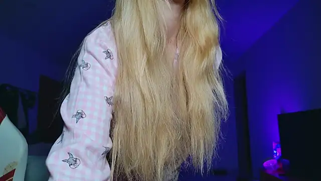 Snapshot of Cassycum chatting on 8, 10, 2025 Cassycum online show from 8, 10, 2025