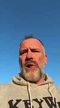 Snapshot of DaddybearVLC chatting on 24, 2, 2025 DaddybearVLC online show from 24, 2, 2025