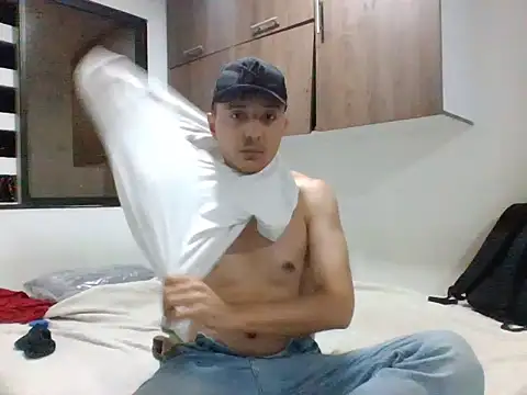 Snapshot of axeldaviid chatting on 5, 8, 2026 axeldaviid online show from 5, 8, 2026
