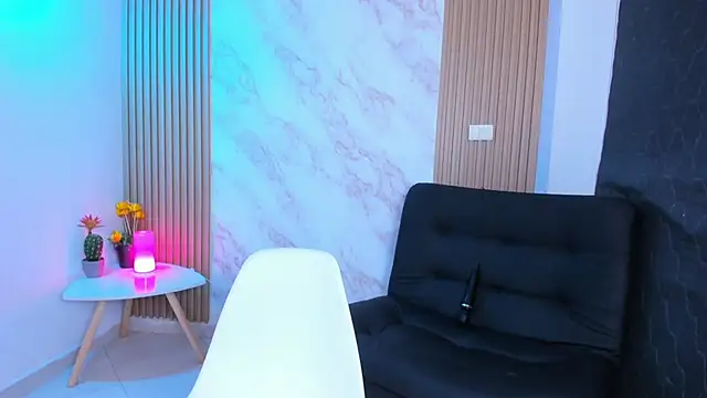 Megan blue7 online show from 24, 2, 2025