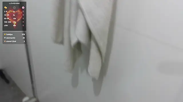 Snapshot of mini_kunis chatting on 2, 2, 2025 mini kunis online show from 2, 2, 2025