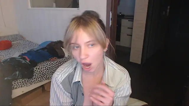 Snapshot of amanda_kiss_kiss chatting on 1, 2, 2025 amanda kiss kiss online show from 1, 2, 2025