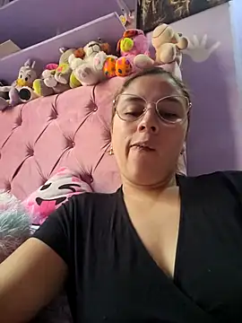 Snapshot of selena_gomez2 chatting on 28, 10, 2025 selena gomez2 online show from 28, 10, 2025