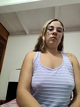 Snapshot of selena_gomez2 chatting on 15, 2, 2026 selena gomez2 online show from 15, 2, 2026