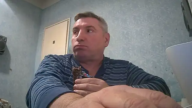 Snapshot of GYurmoka70 chatting on 8, 10, 2025 GYurmoka70 online show from 8, 10, 2025