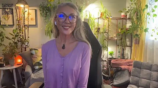 Snapshot of sunniedayz_ chatting on 23, 9, 2025 sunniedayz  online show from 23, 9, 2025