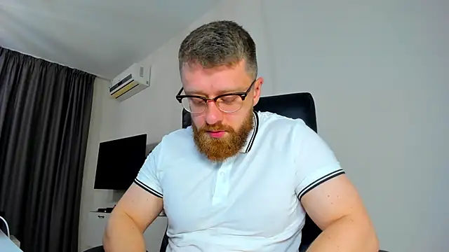 Snapshot of Findom_guy chatting on 19, 4, 2026 Findom guy online show from 19, 4, 2026