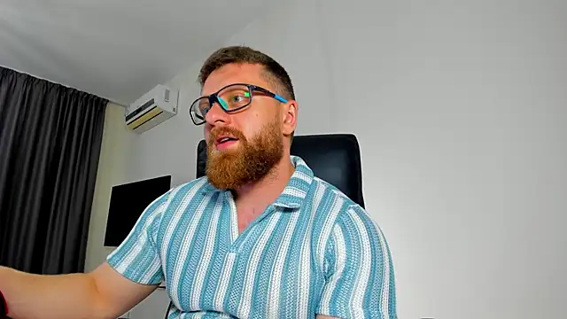 Snapshot of Findom_guy chatting on 7, 5, 2026 Findom guy online show from 7, 5, 2026