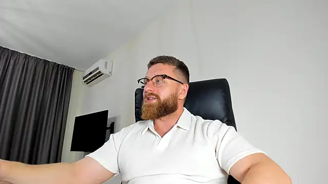 Snapshot of Findom_guy chatting on 26, 5, 2026 Findom guy online show from 26, 5, 2026