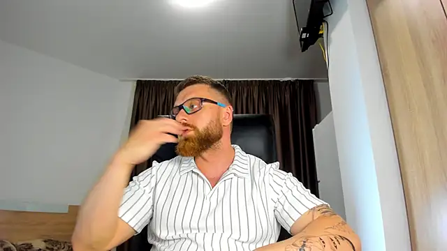Findom guy online show from 17, 6, 2026