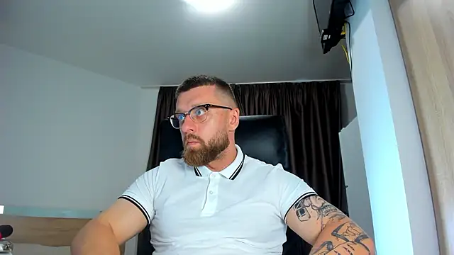 Findom guy online show from 8, 7, 2026