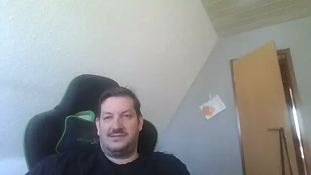 Golffahrer1982 online show from 6, 4, 2026