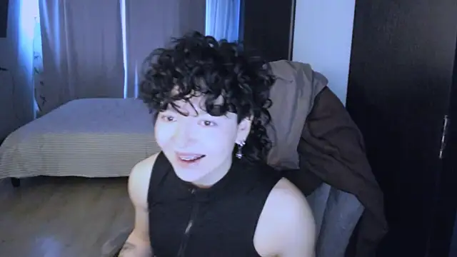 Snapshot of MiraiiTae chatting on 8, 12, 2024 MiraiiTae online show from 8, 12, 2024