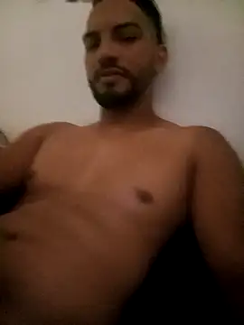 Snapshot of Anuarandresarroyo chatting on 30, 10, 2025 Anuarandresarroyo online show from 30, 10, 2025