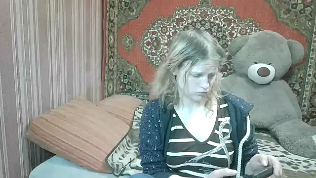 Kathlyn  Heath online show from 22, 12, 2025