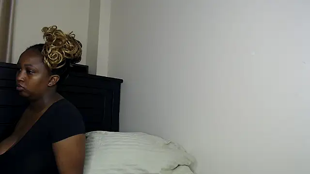 Snapshot of NIKKIE_LOVE chatting on 5, 2, 2026 NIKKIE LOVE online show from 5, 2, 2026