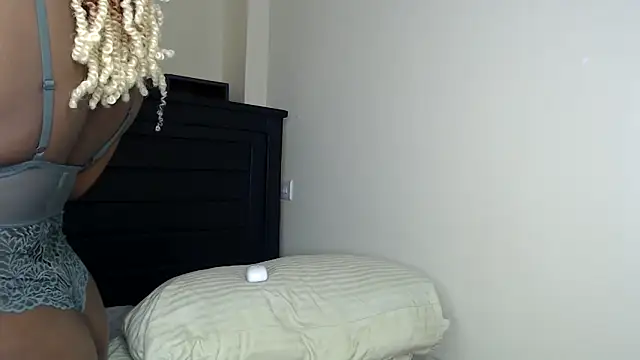 Snapshot of NIKKIE_LOVE chatting on 28, 2, 2026 NIKKIE LOVE online show from 28, 2, 2026