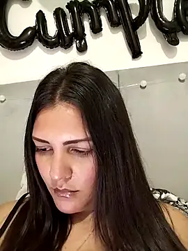 Mia Hampton online show from 2, 3, 2026