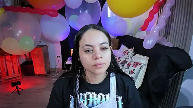 Cuttiealice online show from 14, 1, 2025
