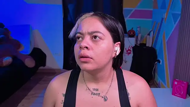 Cuttiealice online show from 1, 11, 2025