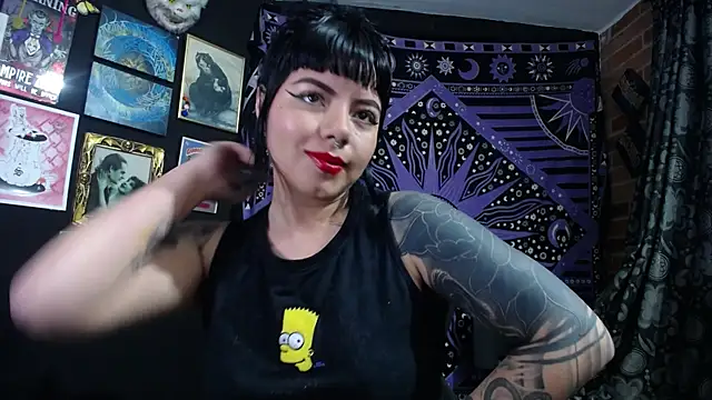 Snapshot of Yourmadame_P chatting on 12, 5, 2026 Yourmadame P online show from 12, 5, 2026