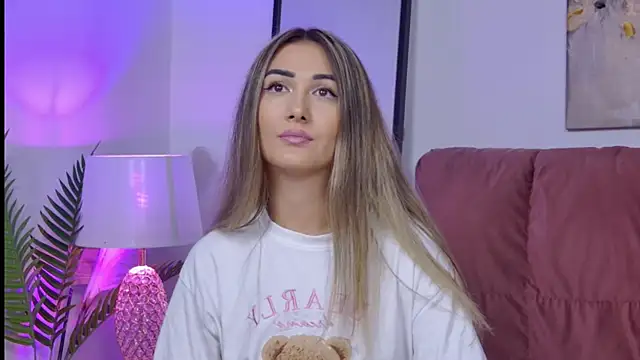 NicolLopeze online show from 3, 10, 2025