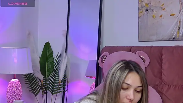 NicolLopeze online show from 20, 11, 2025