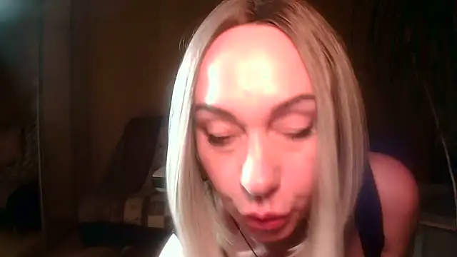 Snapshot of Roxolana_Drim chatting on 23, 5, 2026 Roxolana Drim online show from 23, 5, 2026