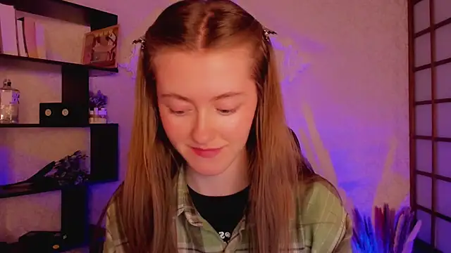 KateCuddle online show from 28, 1, 2025